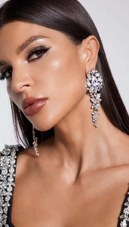 Lureen Taşlı Çiçek Motifli Küpeler