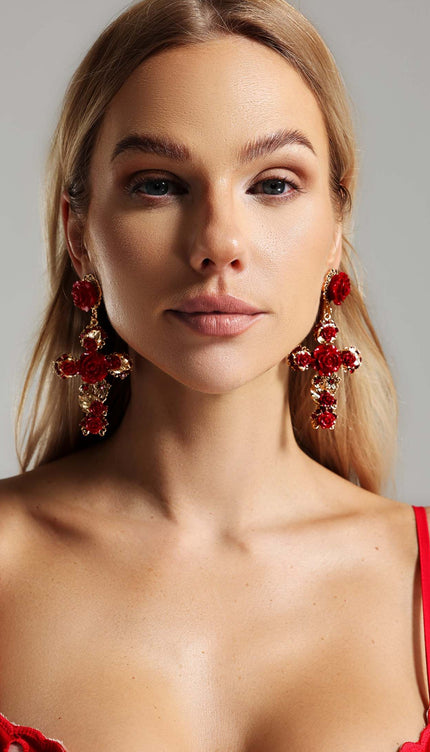 Mary Çiçek ve Haç Motifli Küpeler