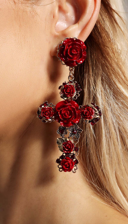 Mary Çiçek ve Haç Motifli Küpeler