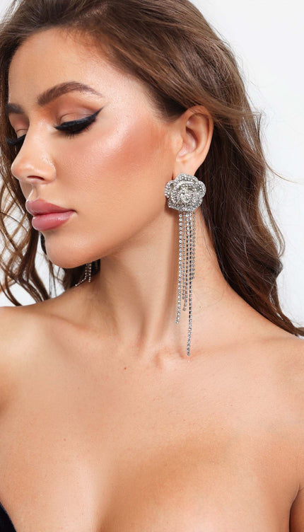 Meryl Gül Püsküllü Küpeler