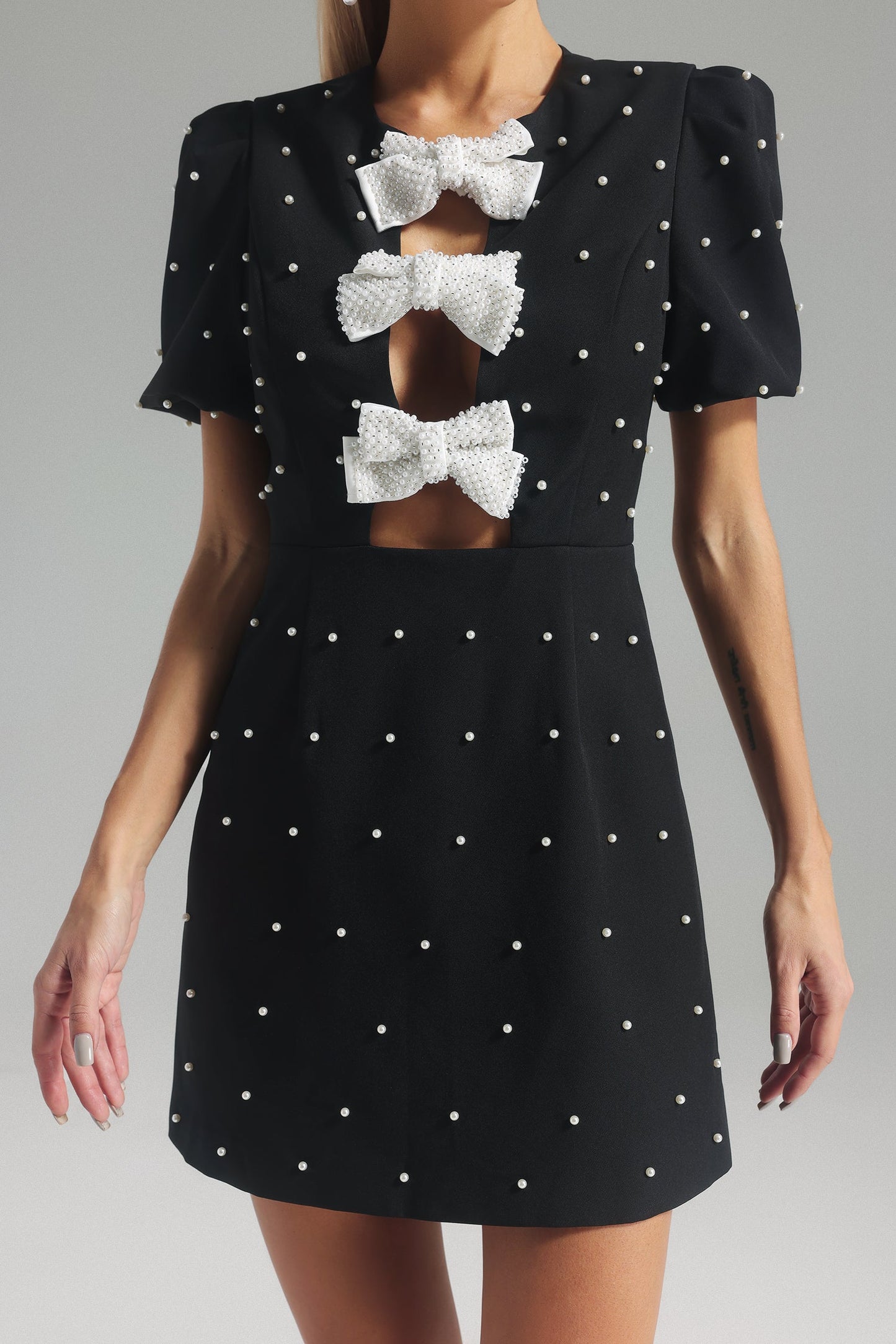 Monettra İnci Fiyonklu Puantiyeli Mini Elbise