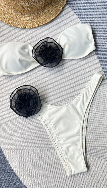 Gül Detay Bikini Takımı