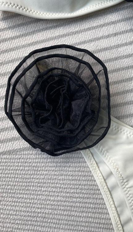 Gül Detay Bikini Takımı