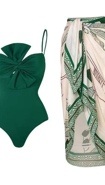 Kurdeleli Mayo ve Tropikal Baskılı Etek