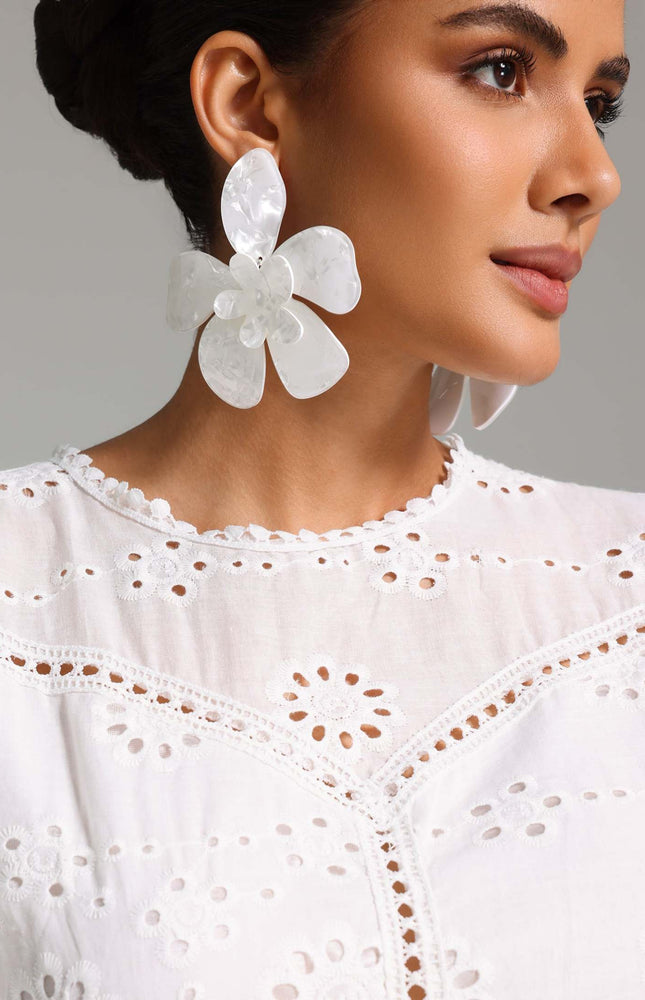 Scarlett Çift Çiçek Desenli Küpeler