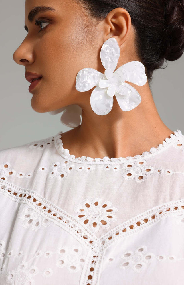 Scarlett Çift Çiçek Desenli Küpeler