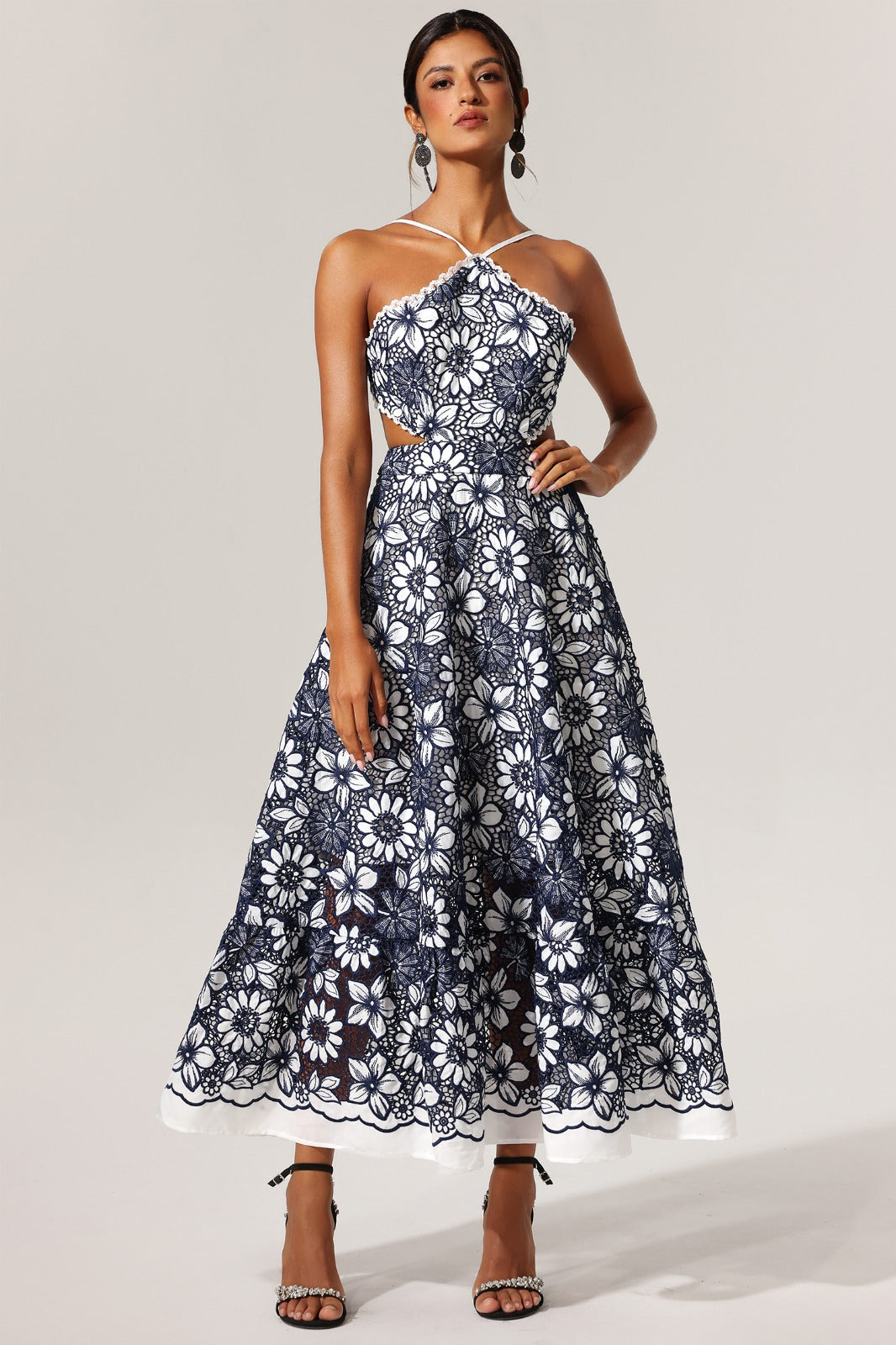 Çiçek Desenli Dantel Kolsuz Elbise