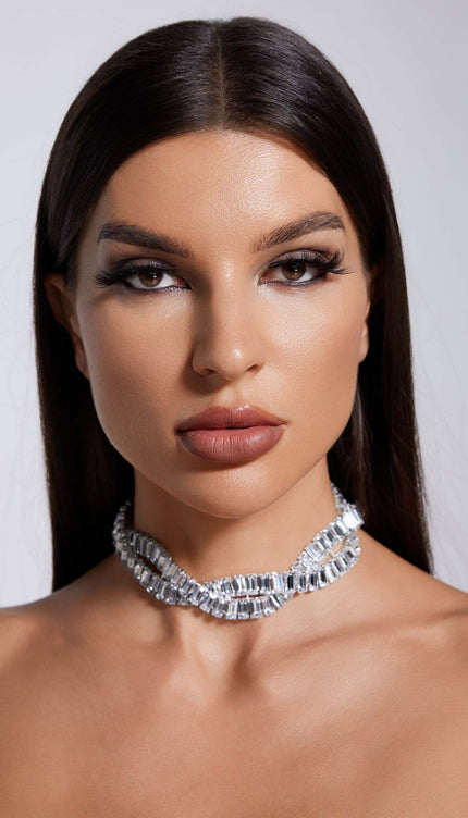 Donnica Çift Sıra Taş Detaylı Kolye